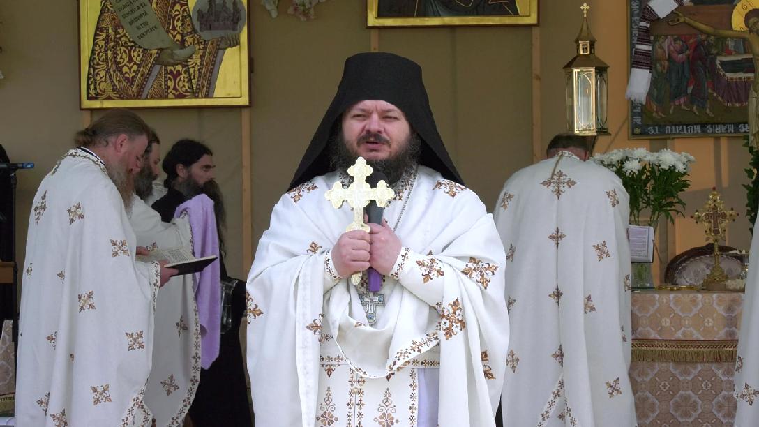 Parintele Hrisostom de la Putna despre CUM SA PAZIM SI SA LUCRAM IN TAINA DARURILE LUI DUMNEZEU si CUM INVATAM SA-I IUBIM PE FRATI: <i>“Sa nu ne grabim sa vestim darul primit, mai inainte ca recunostinta noastra sa devina lucratoare, sa ne schimbe inima. Fara aceasta noi nu putem sa-i ajutam pe ceilalti”</i> (VIDEO, TEXT)