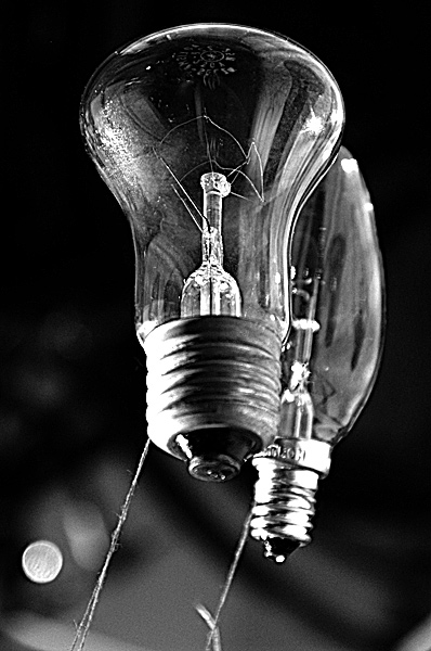 Bulb Fiction
---------
 (  ,      )