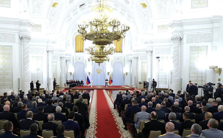 The ceremony to present Gold Star medals to Heroes of Russia.