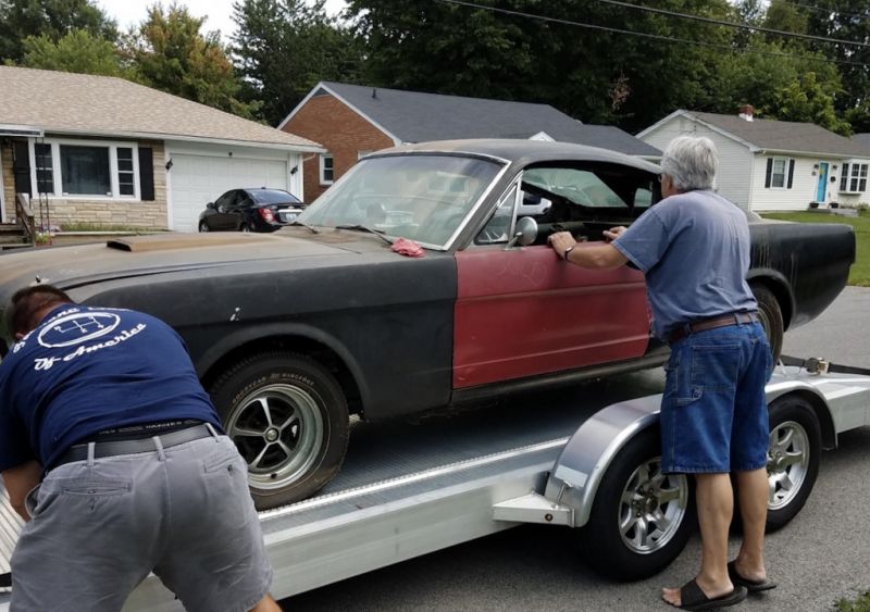 Ford Shelby 1966 года найден в гараже после 30 лет простоя