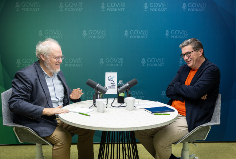 GOVSI Podcast: »Democracy is under attack«