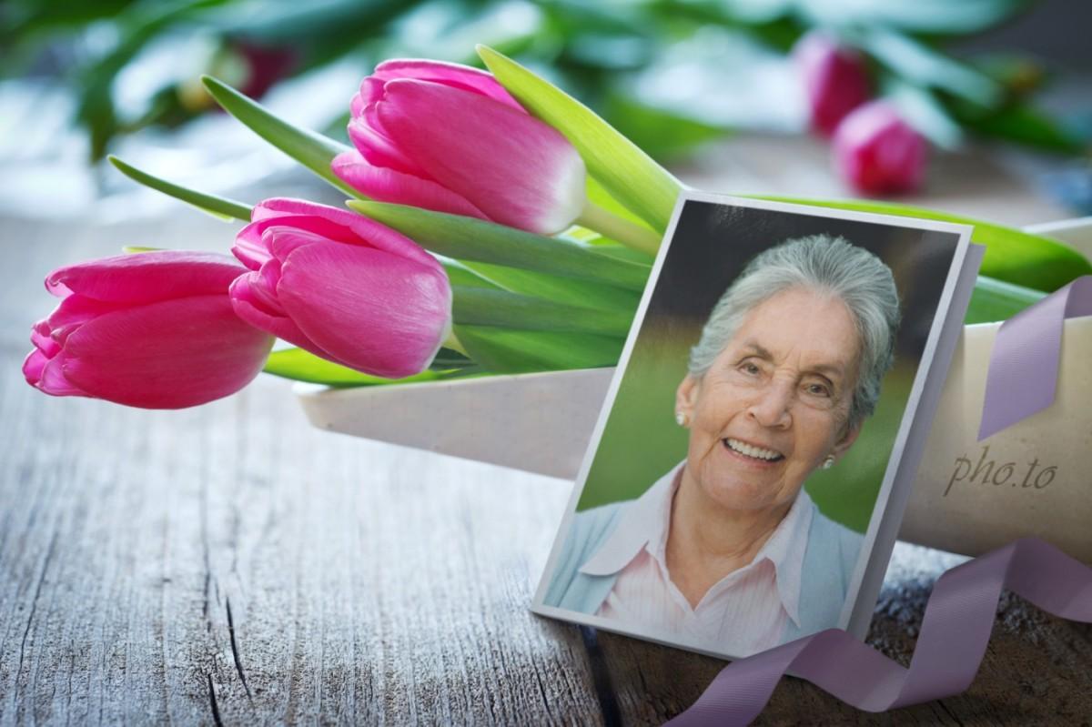 A beautiful greeting card with flowers for granny