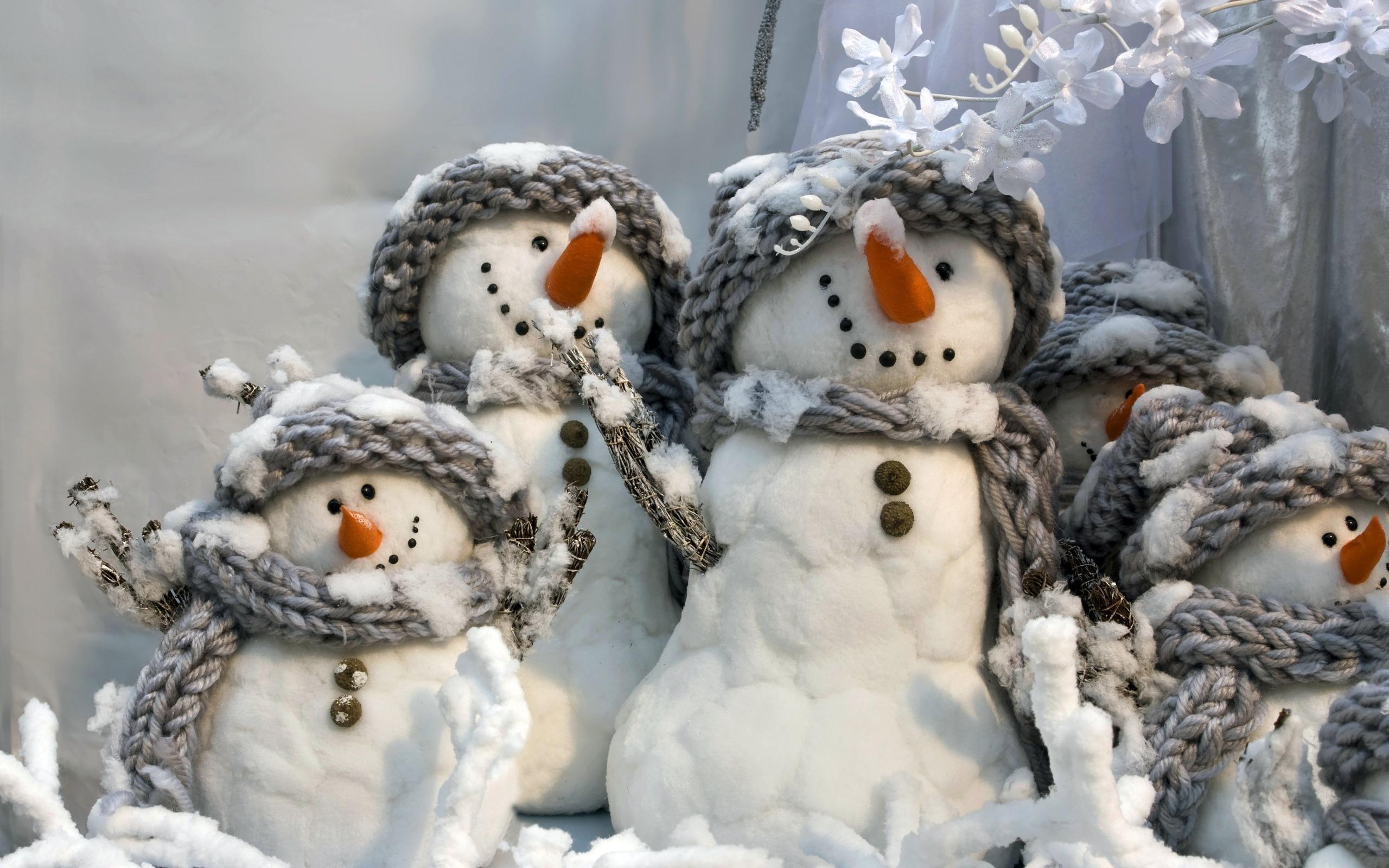 Snowmen family