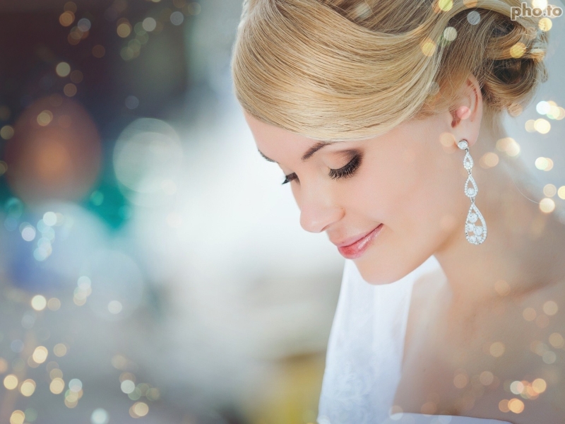 Light bokeh photo effect for a bride's photo