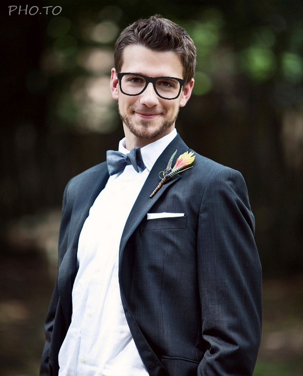 Hipster glasses for a groom.