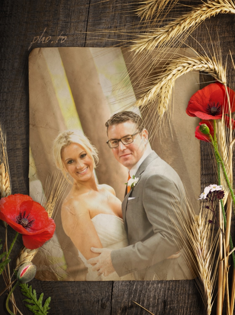 Easily make a rustic-style wedding photography with this poppies frame.