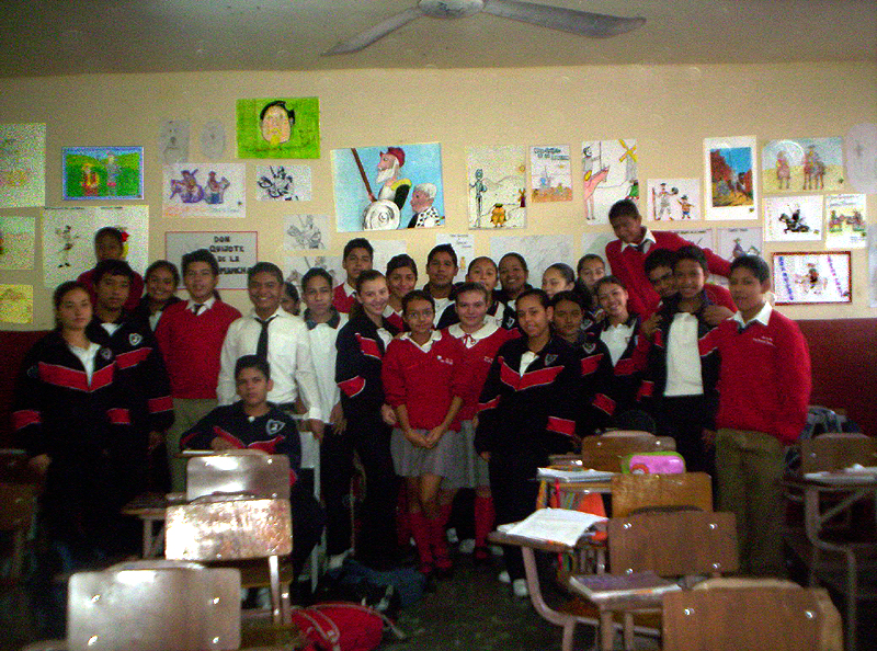 Gracias por publicar esta fotografia de la escuela secundaria Fray Servando Teresa de Mier en Monterrey, Nuevo León, México sobre el tema "Don Quijote y los valores universales"-Enviado por Haruko Hinako