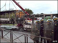 Bus set on fire in Grigny, 21-10