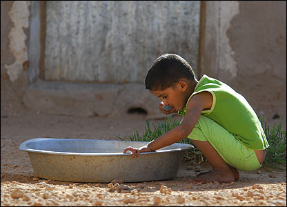 A child in the Western Sahara refugee camps in Algeria (Copyright: Steve Franck)