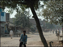 Banda road (Pic: Soutik Biswas)