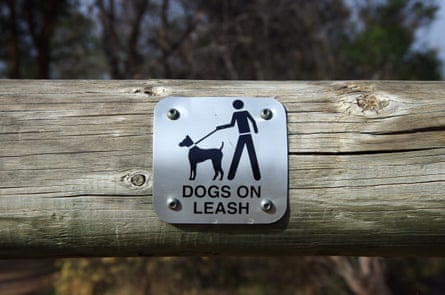 ‘Dogs on leash’ sign