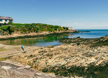 looking at bull bay from the small promenade