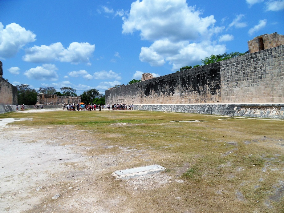 Great_Ball_Court_Chichen_Itza