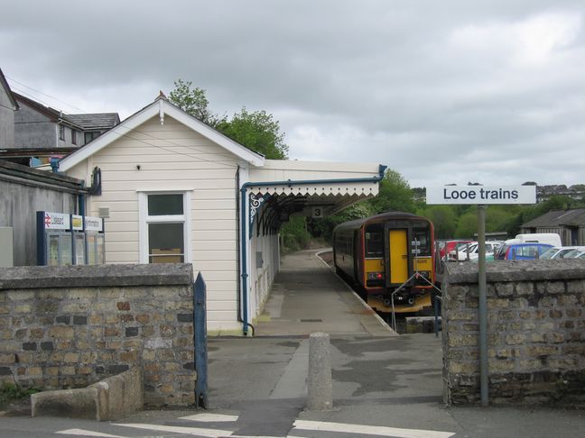 Liskeard platform 3